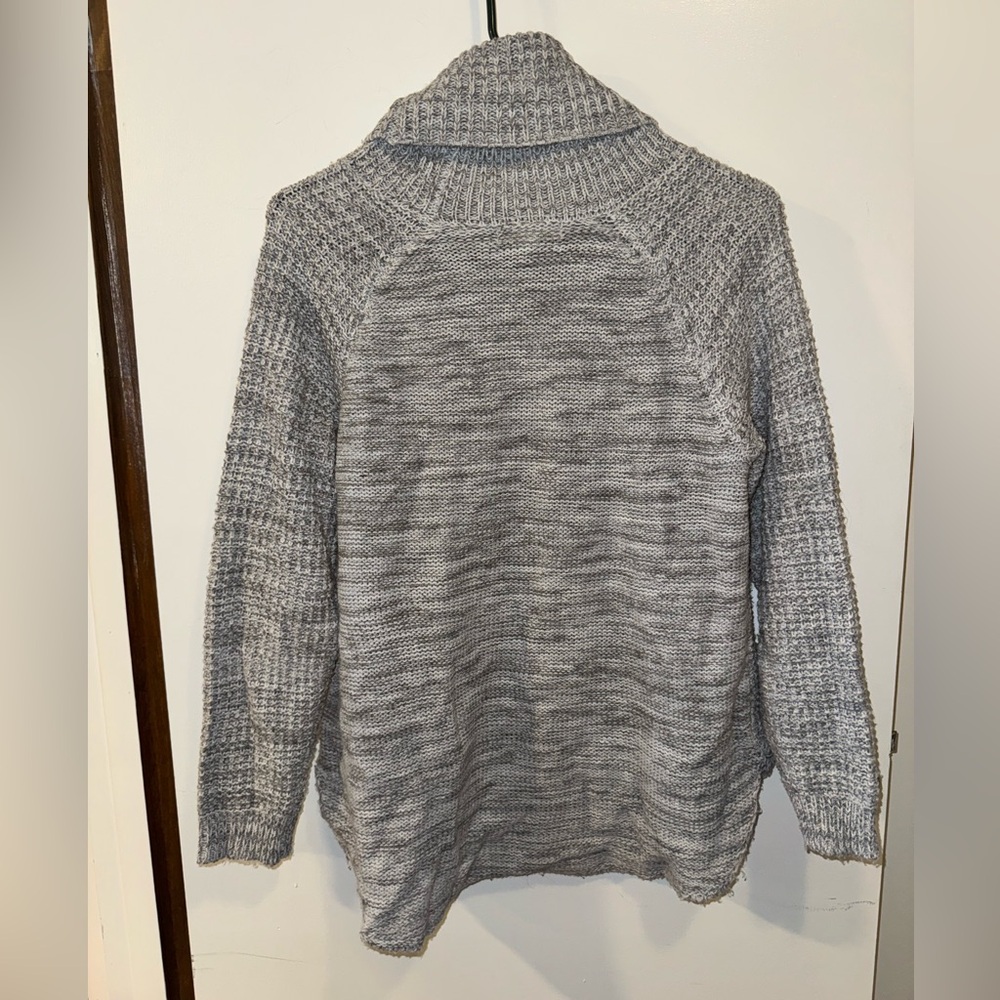 It’s Our Time Gray Women’s Cowl Neck Turtleneck Sweater Size Medium - Picture 4 of 4